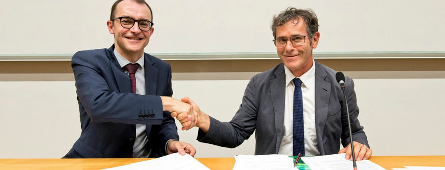 Signature des statuts de la Fondation UGA