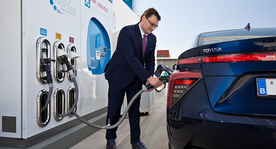 Toyota Mirai with hydrogen station