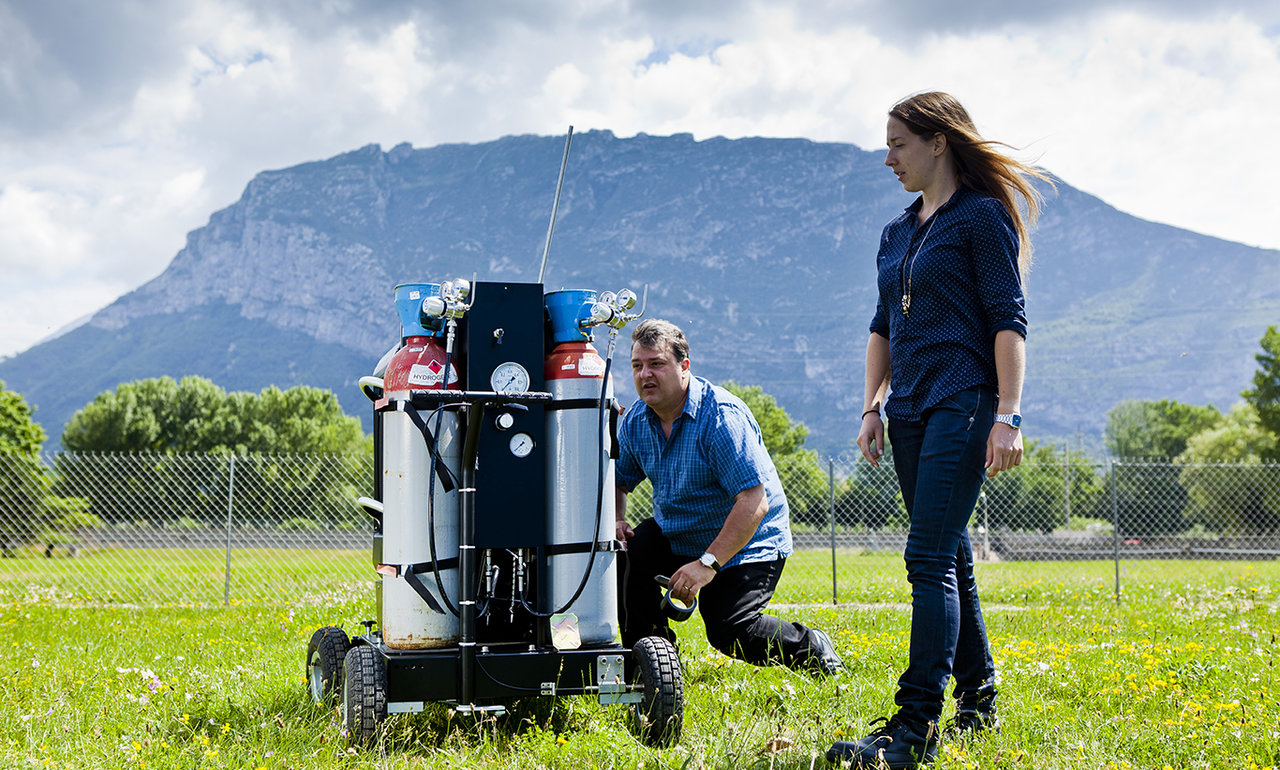 Cancibeélapplipàlablible，l'hydrogène.cnvecteurd'énergieprovre qui propet de produire del'électricélàoùl'the在en a besoin，notam sur联合国Lieuisoléduréseauélectrique。