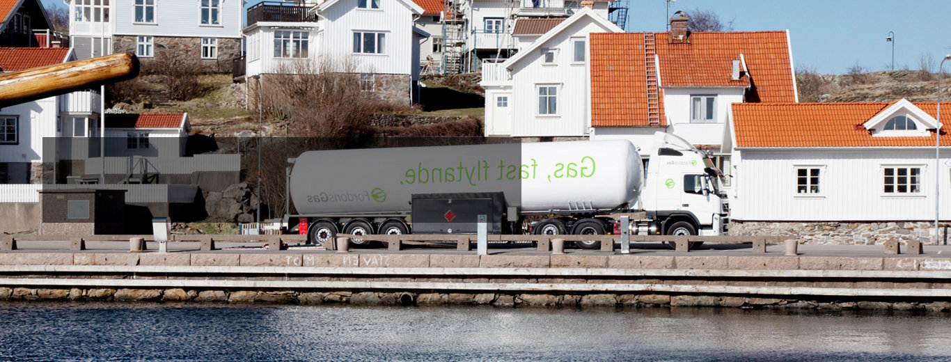 Truck for LNG transportation
